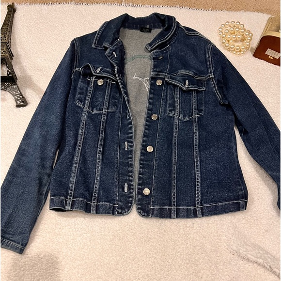 Jacket - Picture 3 of 4